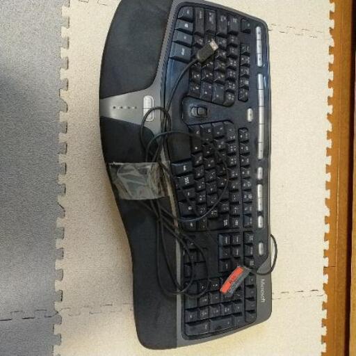 【美品】人間工学デザイン 有線キーボード windows用