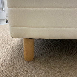 脚付きマットレスの画像