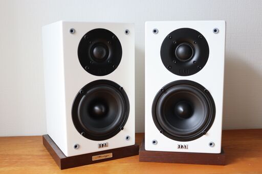 ELAC スピーカー BS72 ホワイト 美品（ペア）