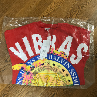 【新品】☆GUESS ｘ J.BALVIN VIBRAS Ｔシャツ の画像