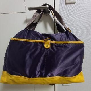 バッグ　軽くて使いやすいです