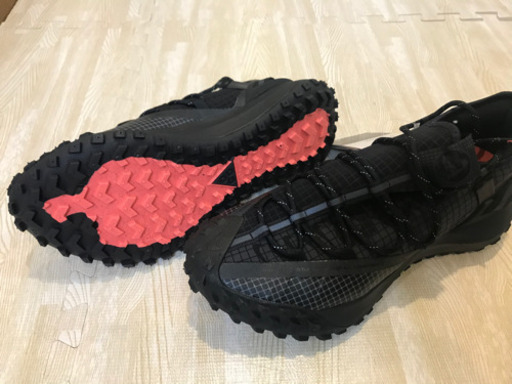 ナイキ　ACG マウンテン　フライ　ロー　２７センチ