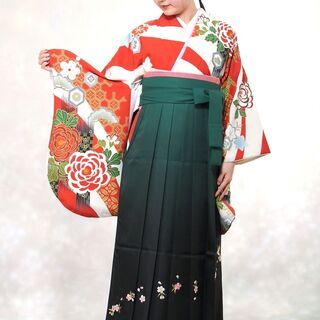 お得な卒業式袴レンタル・前撮り撮影　ご予約受付中！