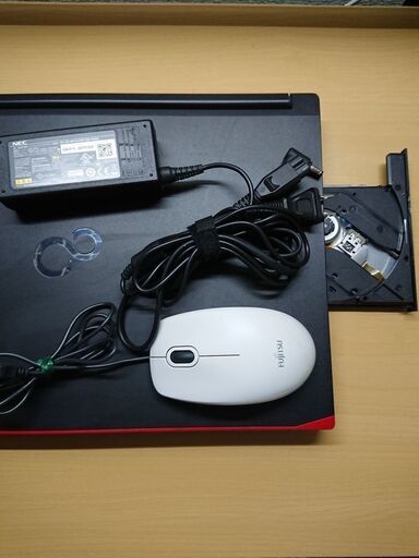 【おかげさまで受渡終了】ノートパソコン　富士通　LIFEBOOK　A573/G②