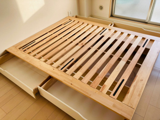 IKEA MANDALベッドフレーム　クイーンサイズ　9800円(新品61000円)