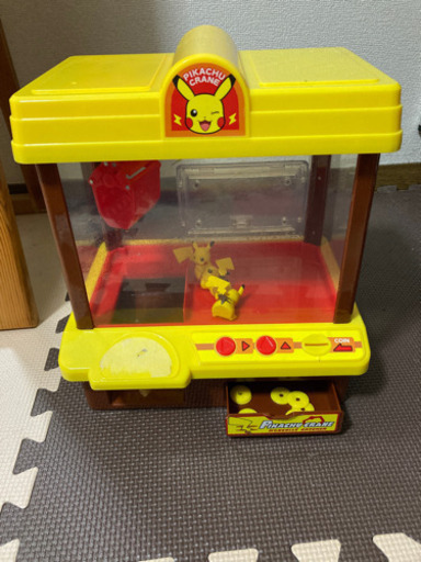 ⑩ピカチュウ　クレーンゲーム