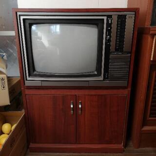 アンティークなブラウン管テレビ