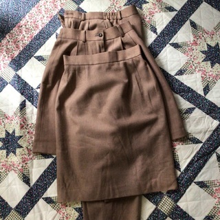 スラックス-スカート-キュロットの３点　中肉ウール　サイズM  ...