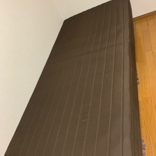 1人暮らしにちょうどいい脚付きマットレス