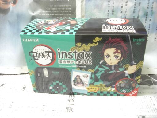 FUJIFILM インスタントカメラ チェキ instax mini 11 「鬼滅の刃」BOX 「竈門炭治郎」モデル INS MINI 11 KIMETSU GRAY