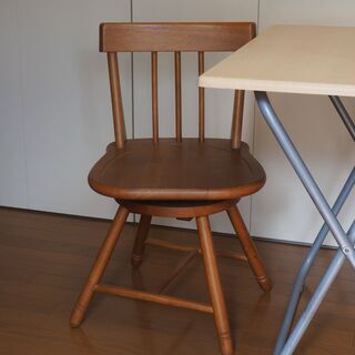 【受渡し予定者決まりました】座面が回転するダイニングチェアを2脚セットで差し上げますの画像