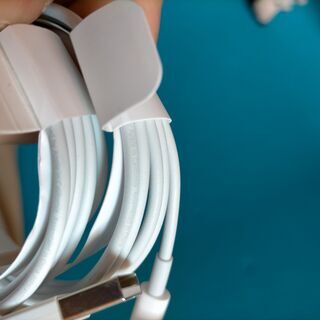 値下げiPhone純正充電ケーブル　新品2本の画像