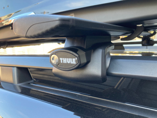 THULE ベースキャリア　ルーフレール付き用