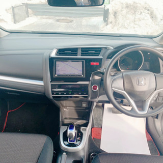 #自社ローン《最長１２０回》《頭金なし》フィットハイブリッド　4WD