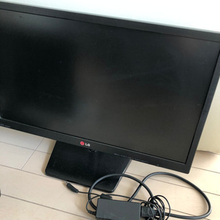 LG 21.5型ワイド液晶ディスプレイ2台　19型１台　３台　まとめて　アダプタ２個の画像