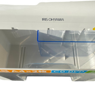 2016年製 アイリスオーヤマ シュレッダー 家庭用コンパクト P2HT ホワイト/ブラック(0210c)の画像