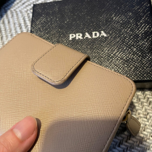 プラダ　サフィアーノ　財布　美品