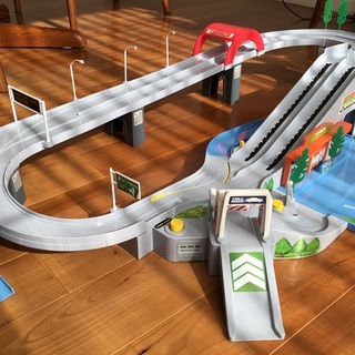 トミカ ミニカーと高速道路まるごとセット