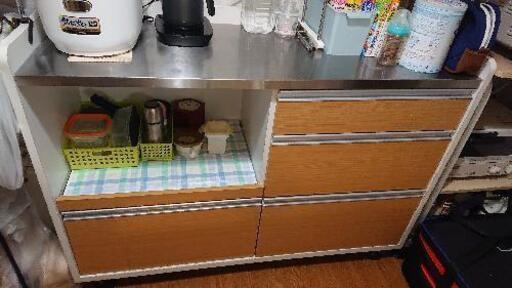 《取引中》キッチンカウンター 食器棚