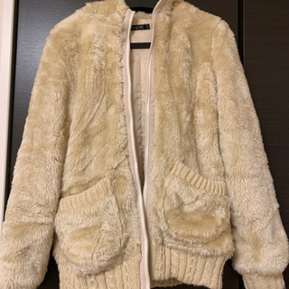 (お話し中)女の子洋服(スカート、トップスなど)の画像