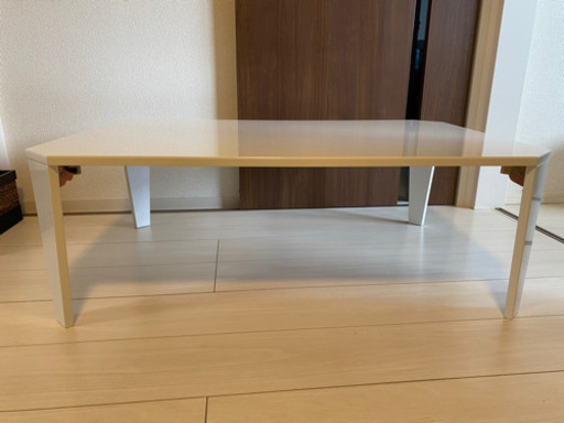 ニトリのテーブル