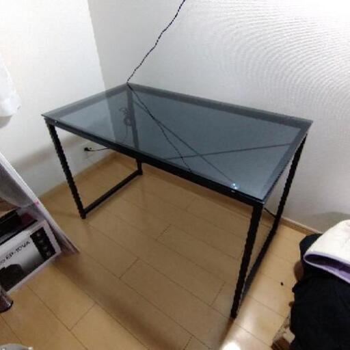 ガラステーブル　デスク　机