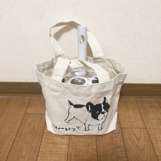 無印良品のカーペットクリーナーと換えのテープの画像