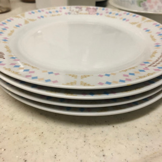 ハローキティ　皿　4枚の画像