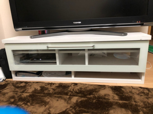 テレビ台　白