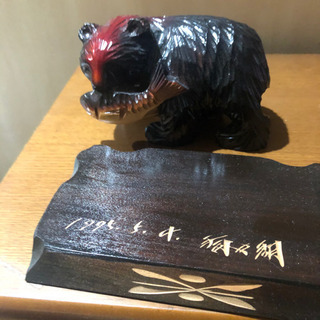 木彫り熊の置物の画像