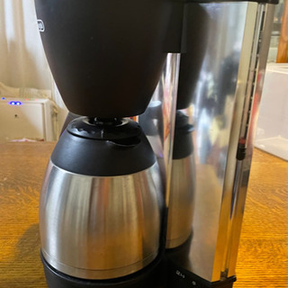 デロンギ保温ボット付きコーヒーメーカーの画像
