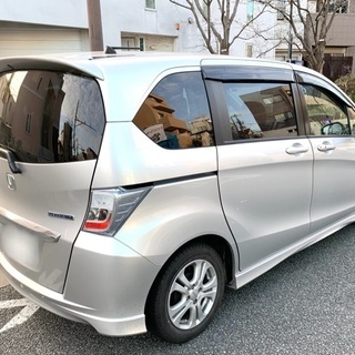 ホンダフリードハイブリッドの画像