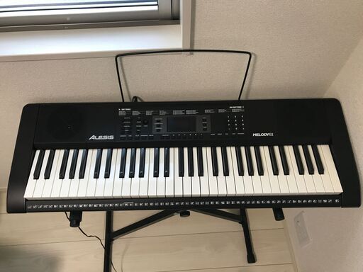 電子キーボード 61鍵 内蔵スピーカー ヘッドホン・マイク・スタンド・ベンチ付