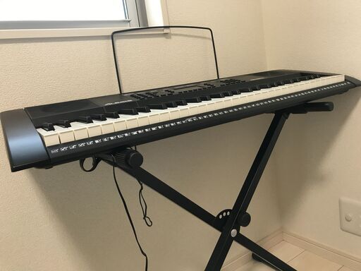 電子キーボード 61鍵 内蔵スピーカー ヘッドホン・マイク・スタンド・ベンチ付