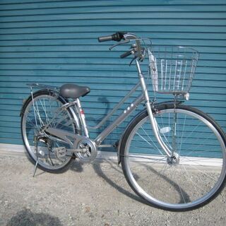自転車　通学用　２７インチ　ノーパンクタイヤ　６段変速　色シルバ...