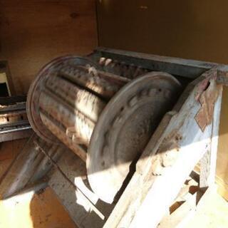 足踏み、脱穀機の画像