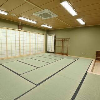 【東大阪市高井田元町】スタッフ募集。学生可。公共施設貸館の受付事務・一般事務、事業企画等。の画像