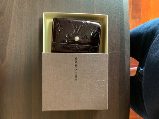 LV財布