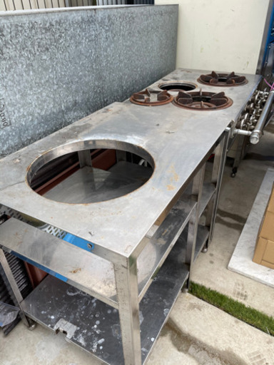 ステンレス　テーブル丸穴あり