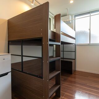 【新規オープン！！】新築2階建て一軒家の女性専用シェアハウス！（...