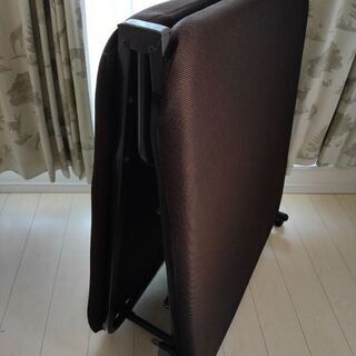 折りたたみベッド100円