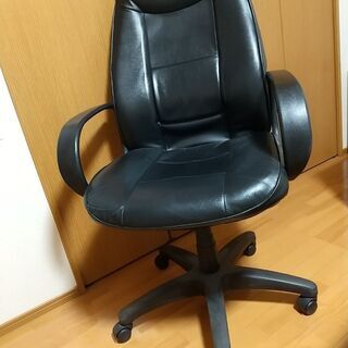 ワーキングチェアー、パソコンチェアー、椅子、いす、バラせませんので手渡限定。の画像