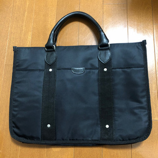 手提げバックの画像