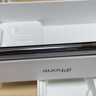 iPhone Xs Space Gray 256 GB (iFaceケース付の画像