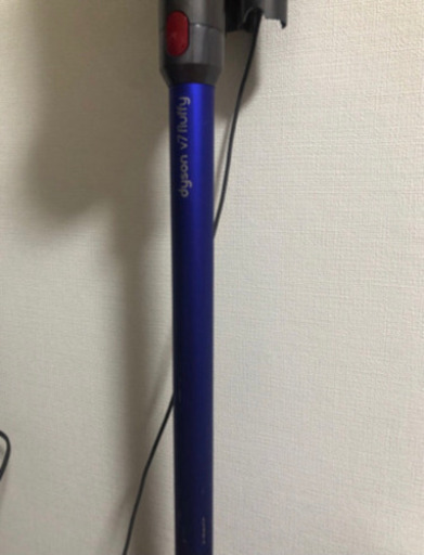 【受け渡し予定者決定】Dyson V7 Fluffy ダイソン　コードレス掃除機 