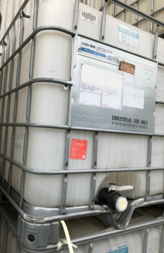 1000リットルの水タンク