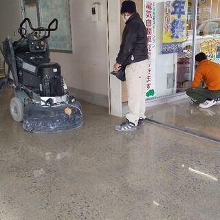 建築現場職人(正社員またはアルバイト)未経験OK、年齢不問(学生不可)