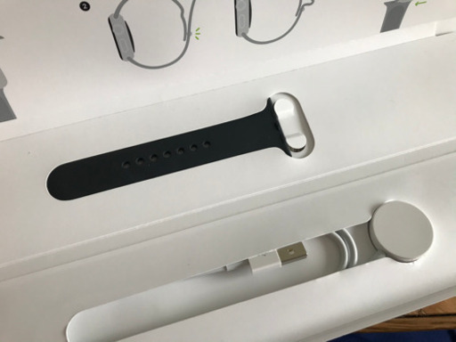お取引確定【使用期間3ヶ月！】Apple Watch Series 3(GPSモデル)- 42mmスペースグレイ