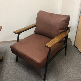 ヴィンテージ感のあるソファ4脚とテーブルのセット！差し上げます！の画像