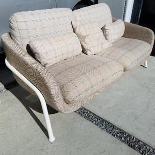 HUKLA フクラ 二人掛けソファー ベージュ系の画像